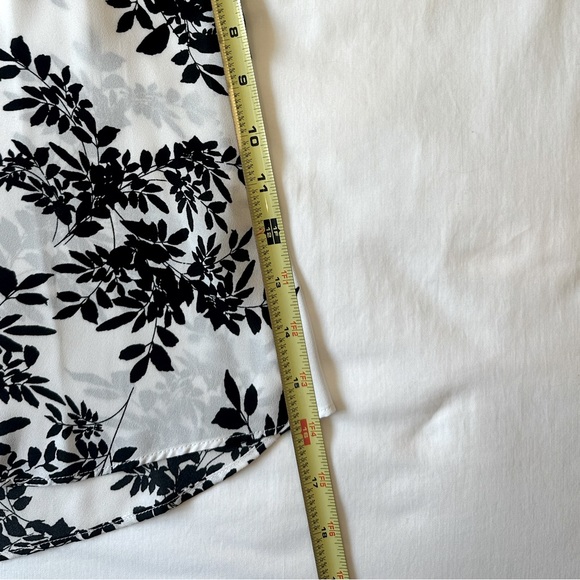 Vince Camuto Business Print High Low tank - Picture 4 of 6